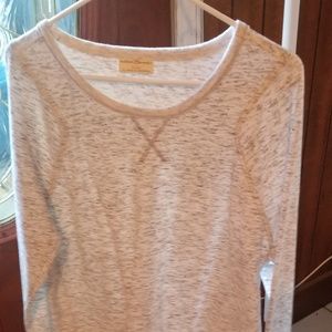 White/Gray Long-Sleeved Shirt